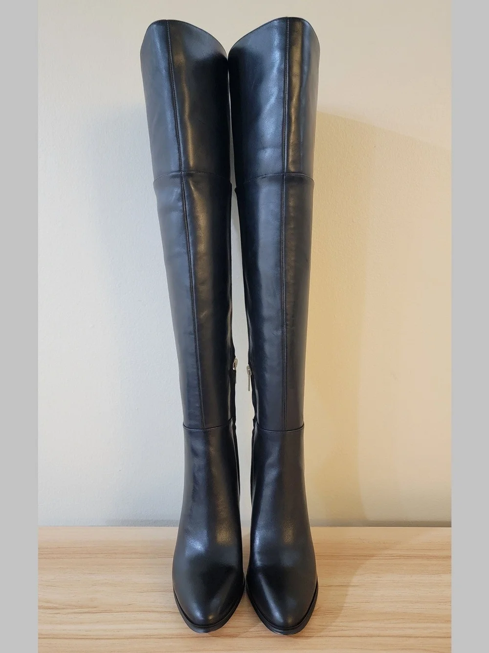 Vince Camuto sophisticated black